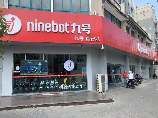 上位电动两轮车未来谁主沉浮?瓦力棋牌试玩雅迪“失宠”九号(图2) 上位电动两轮车未来谁主沉浮?瓦力棋牌试玩雅迪“失宠”九号(图2)